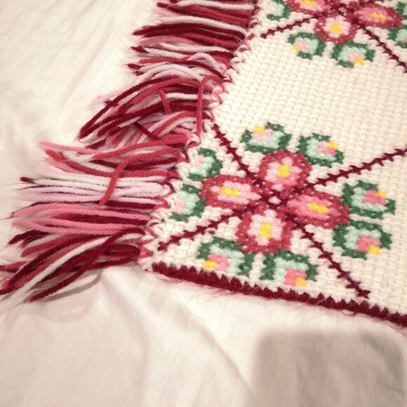 Vintage Machine Knit Wool Blanket Cross Stitch Floral Pattern Tassels 84"x46" - Picture 5 of 6